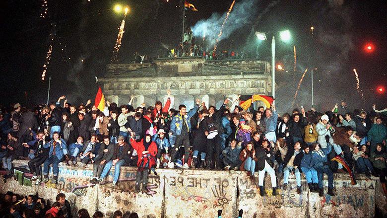 庆祝柏林墙的倒塌